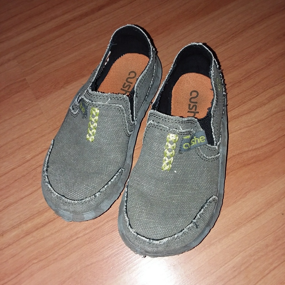 Cushe Footwear Boys Youth Slide Comfort Slipper 11